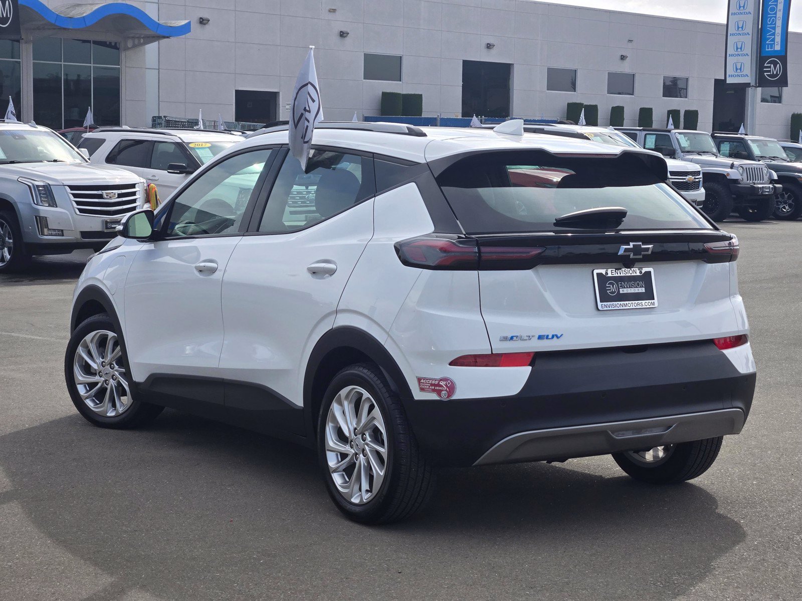 Used 2023 Chevrolet Bolt EUV LT w/ Driver Confidence Package FWD image 5