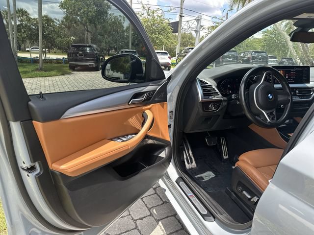 Used 2023 BMW X4 xDrive30i w/ M Sport Package AWD/4WD image 22