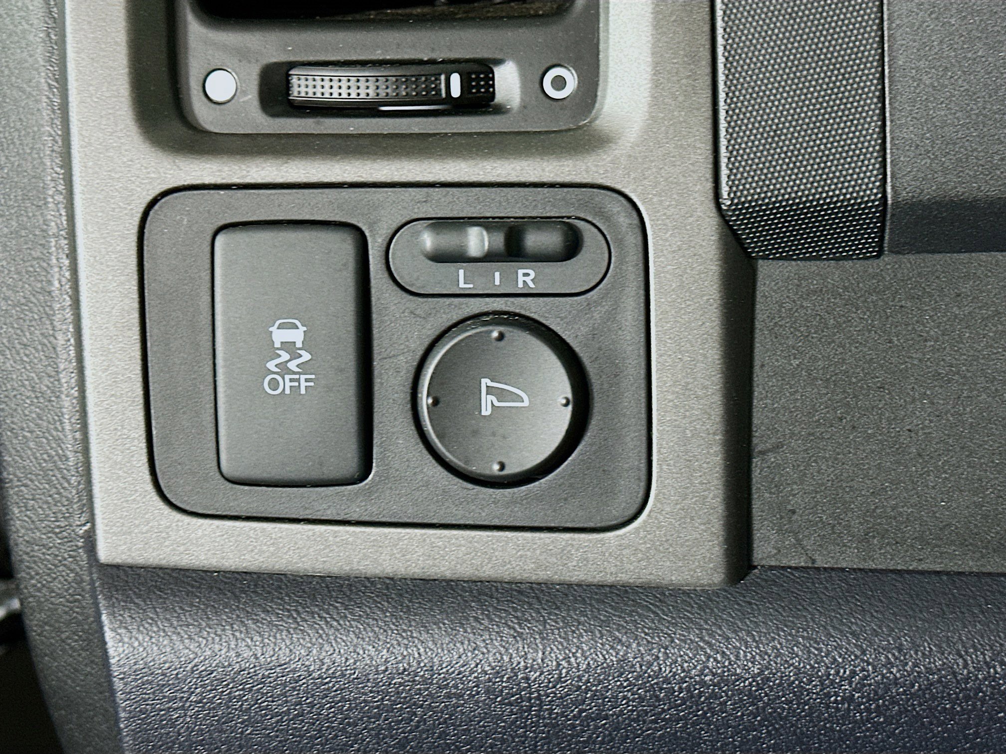 Used 2011 Honda CR-V EX image 16