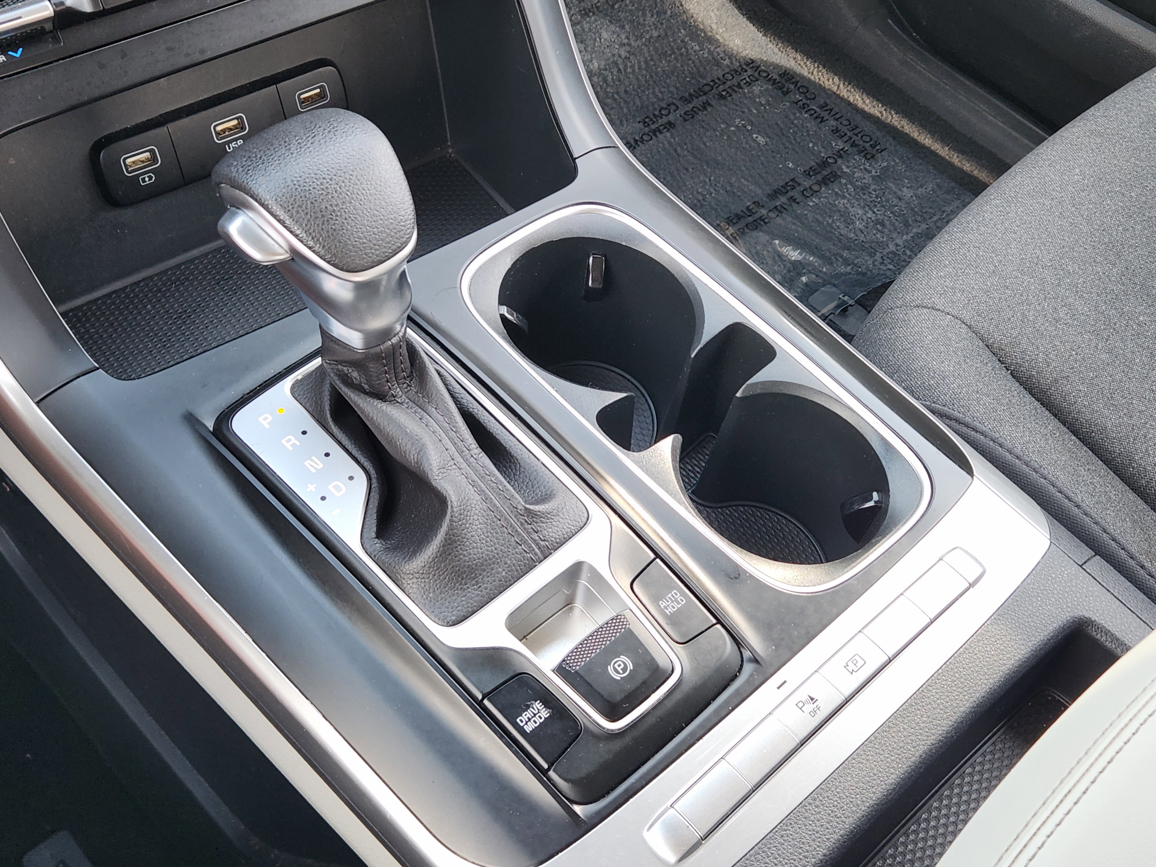 Used 2023 Kia Carnival LX image 14