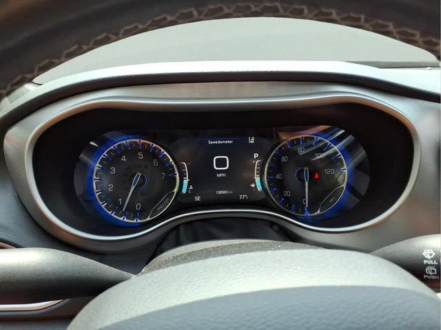 Used 2020 Chrysler Pacifica Touring-L w/ Advanced Safetytec Group AWD/4WD image 19