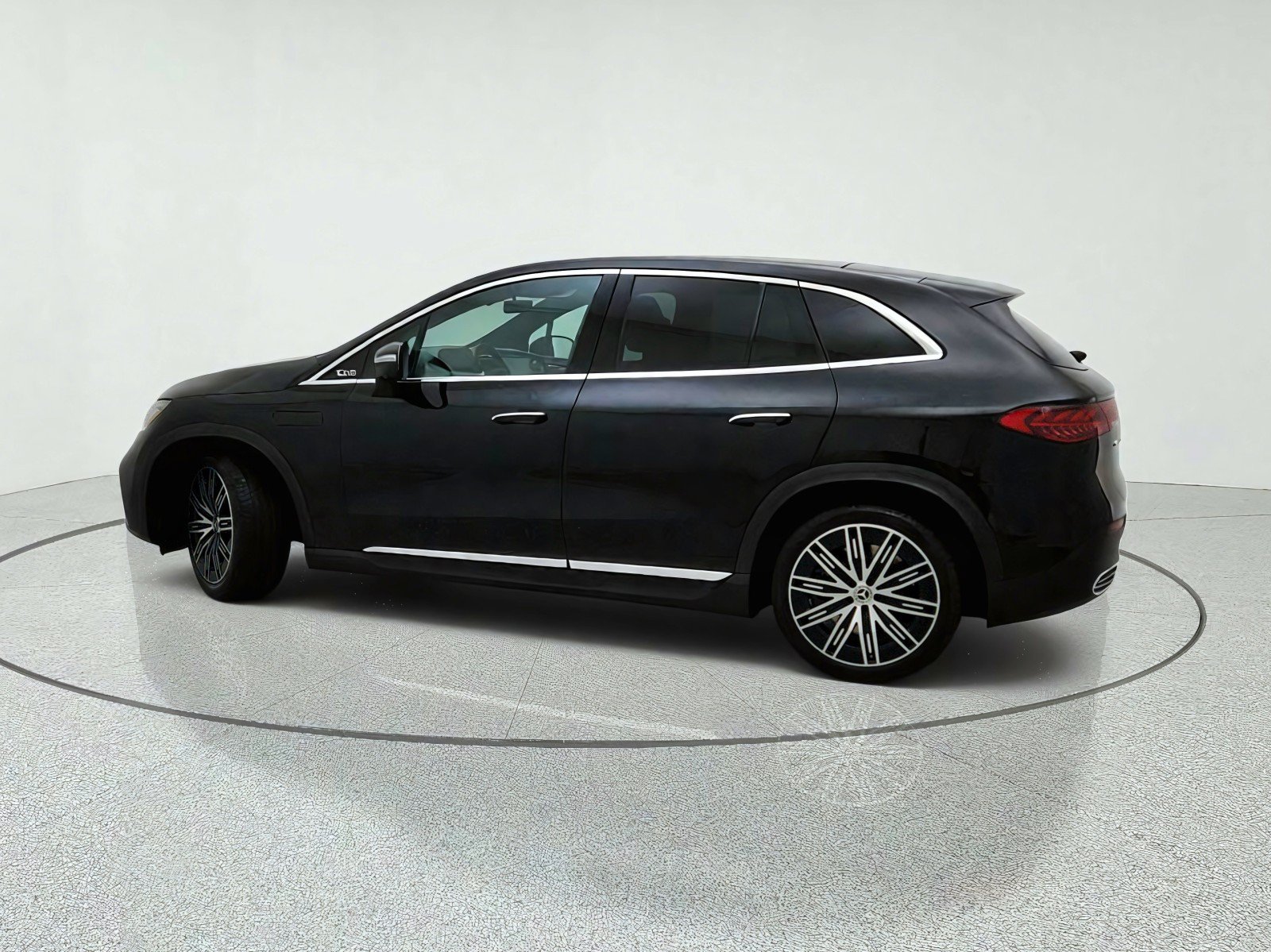 Used 2023 Mercedes-Benz EQE 500 4MATIC SUV image 13