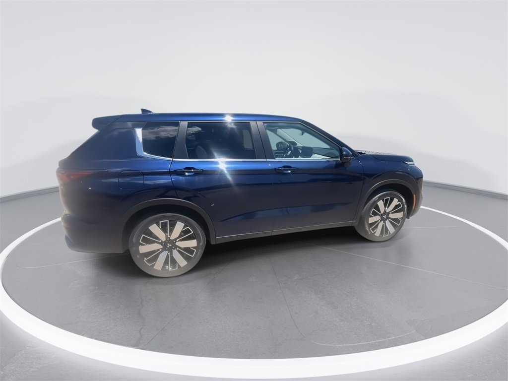 New 2025 Mitsubishi Outlander SE image 9