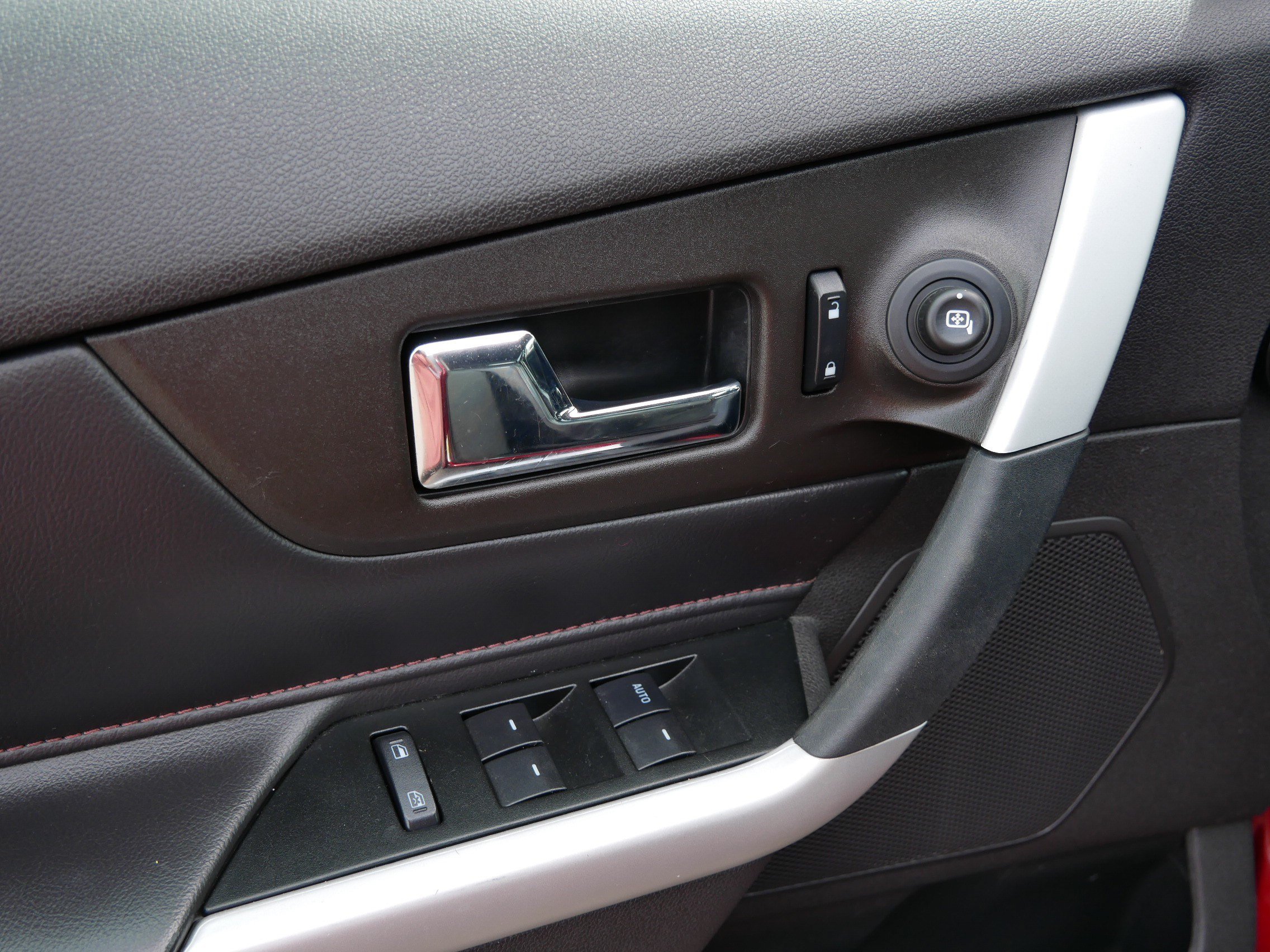 Used 2013 Ford Edge SEL FWD image 20