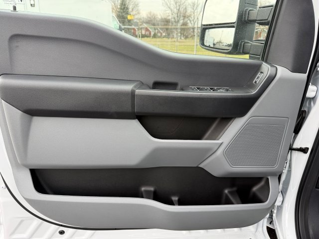 New 2026 Ford F350 XL w/ XL Chrome Package image 15