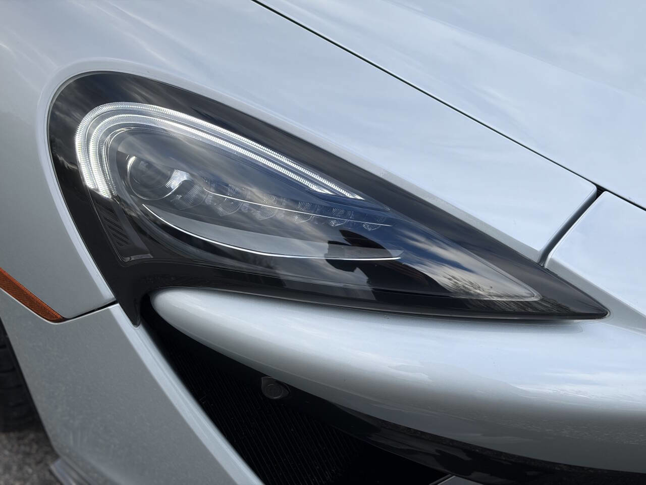 Used 2017 McLaren 570S RWD image 20