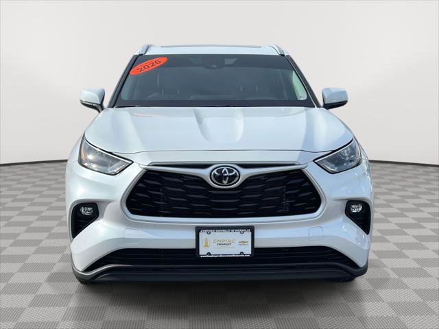 Used 2026 Toyota Highlander XLE image 2