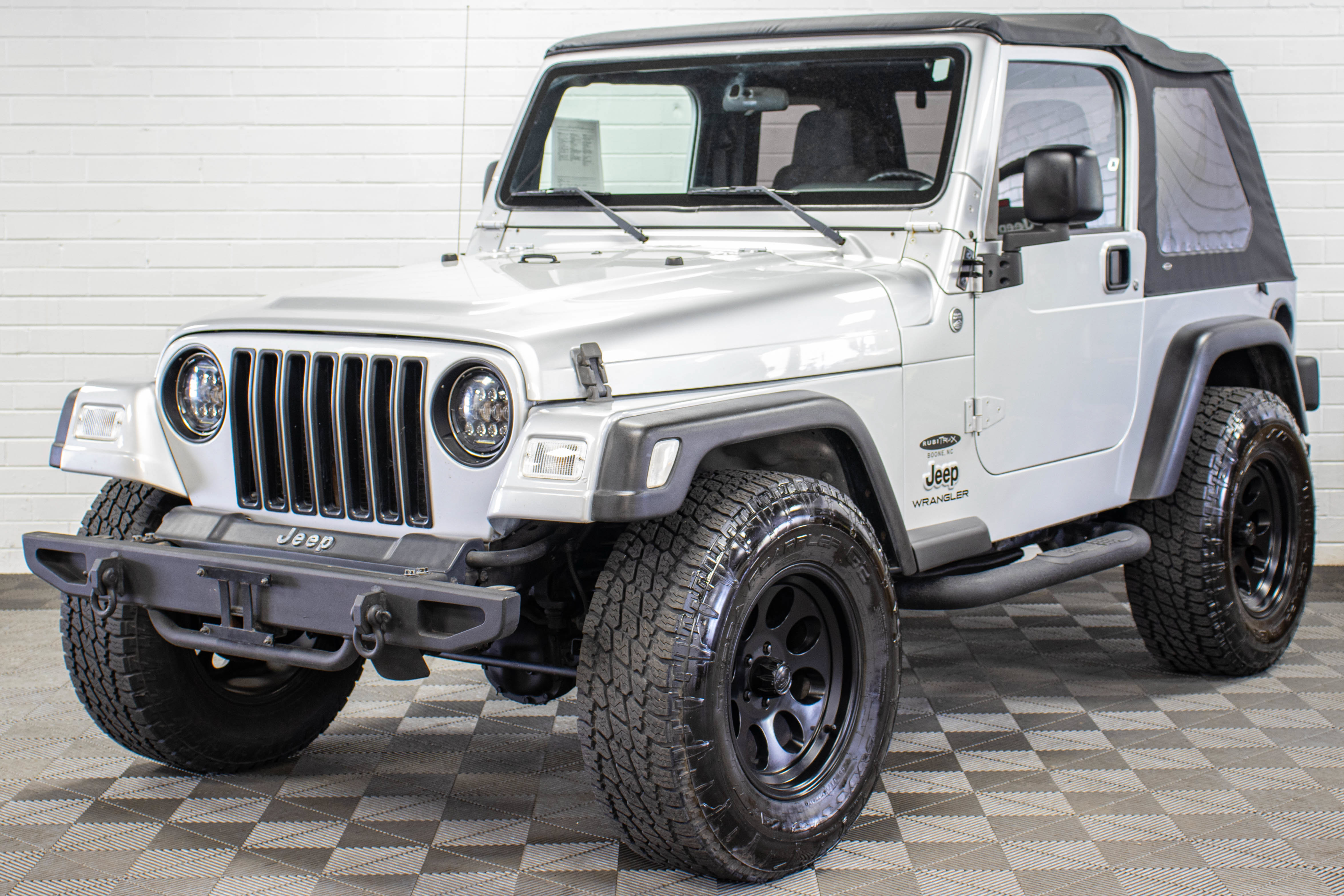 Used 2005 Jeep Wrangler X w/ Tire & Wheel Group (Ecco) AWD/4WD image 7