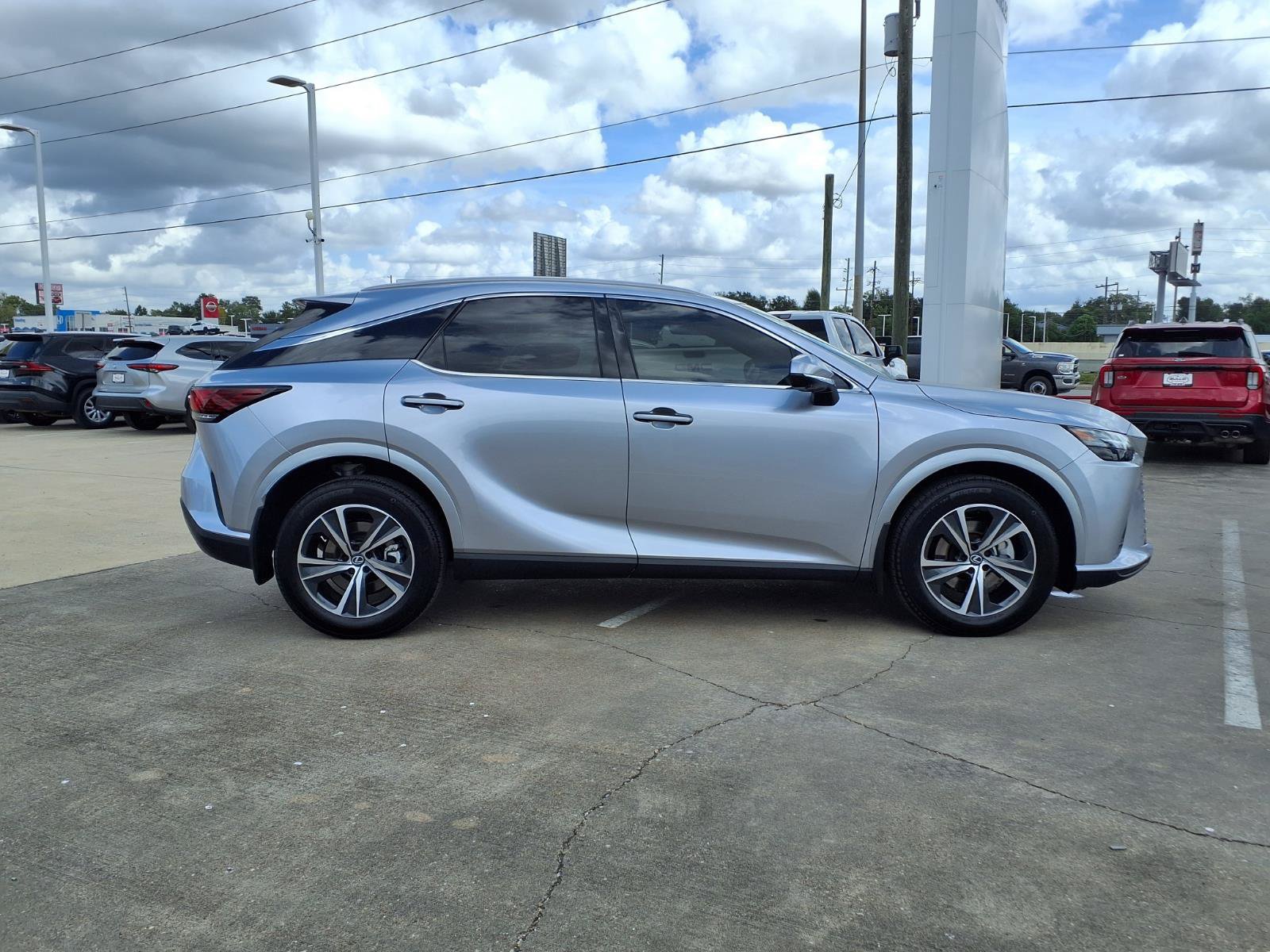 Used 2026 Lexus RX 350h w/ Convenience Package AWD/4WD image 5