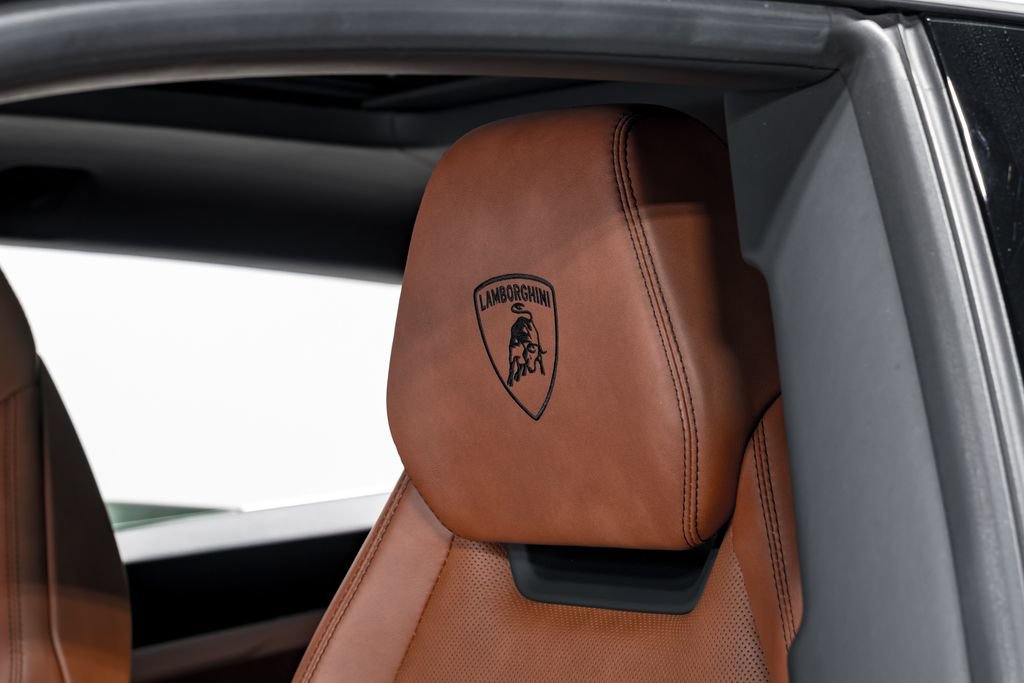 Used 2022 Lamborghini Urus AWD/4WD image 20