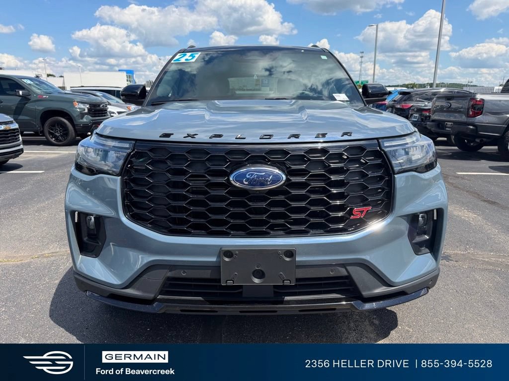 Used 2025 Ford Explorer ST w/ Sun And Sound Package AWD/4WD image 2