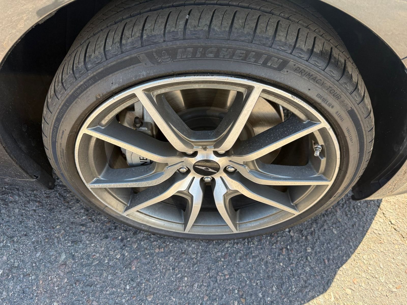 Used 2025 Genesis G70 2.5T image 30