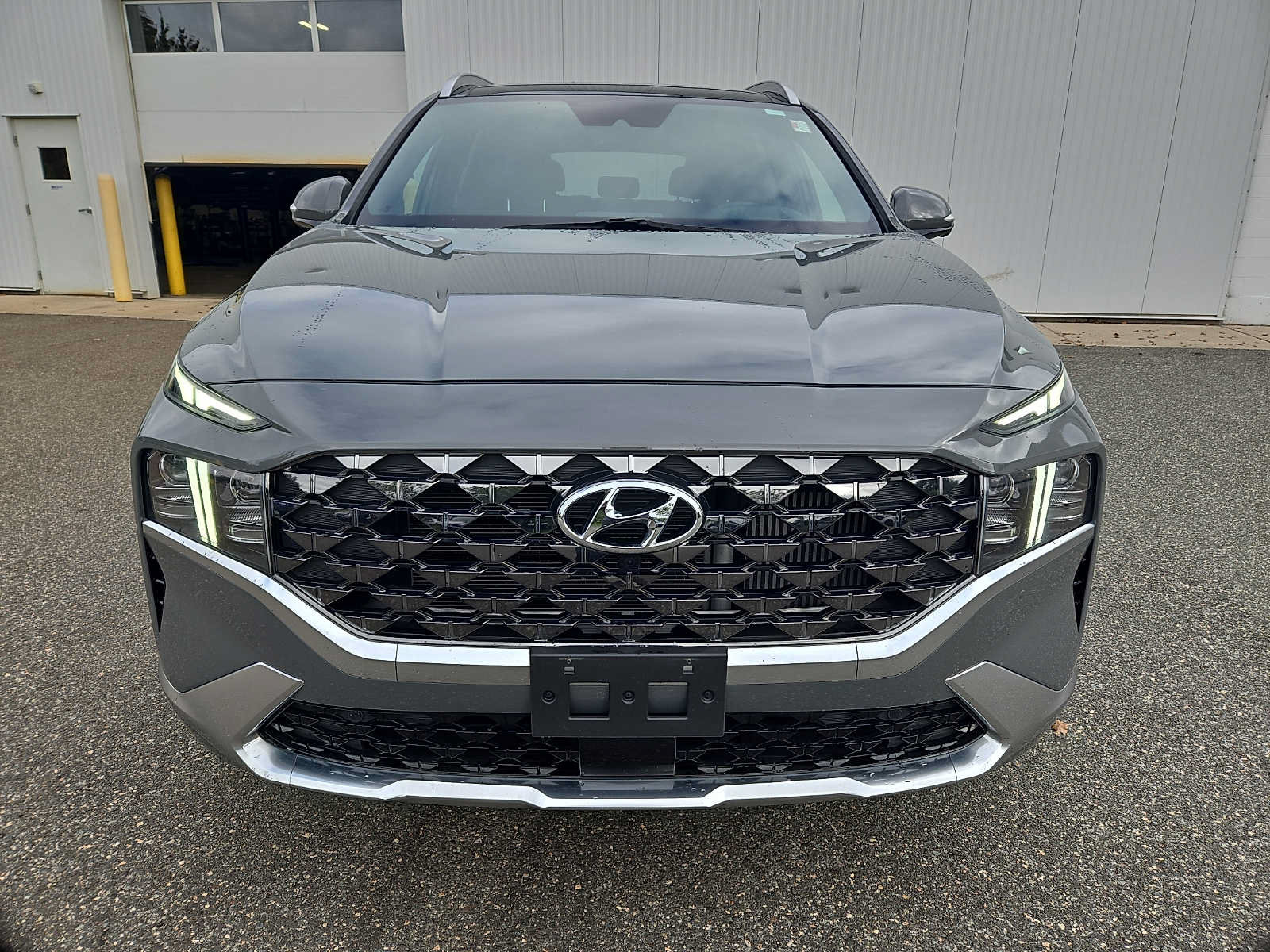 Used 2023 Hyundai Santa Fe Calligraphy AWD/4WD image 2