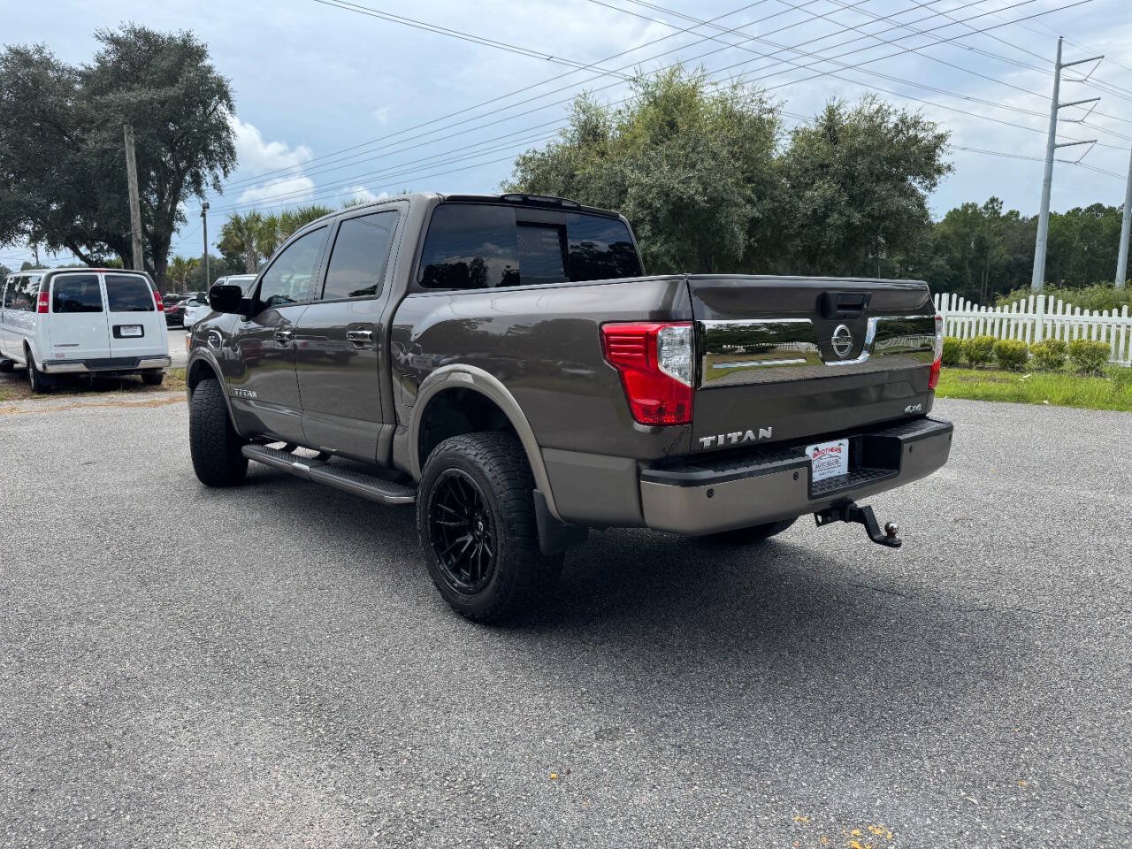 Used 2017 Nissan Titan Platinum Reserve AWD/4WD image 4
