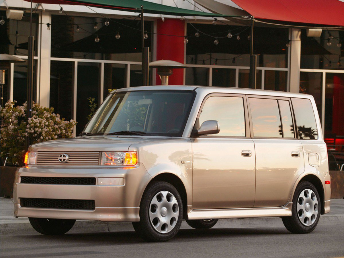 Used 2005 Scion xB FWD image 1