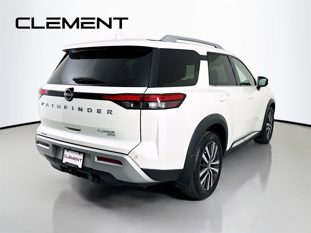 Used 2022 Nissan Pathfinder Platinum w/ Cargo Package AWD/4WD image 7