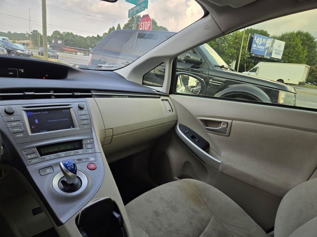 Used 2015 Toyota Prius Two FWD image 17