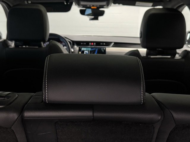 Used 2024 Jaguar F-PACE R-Dynamic S image 11