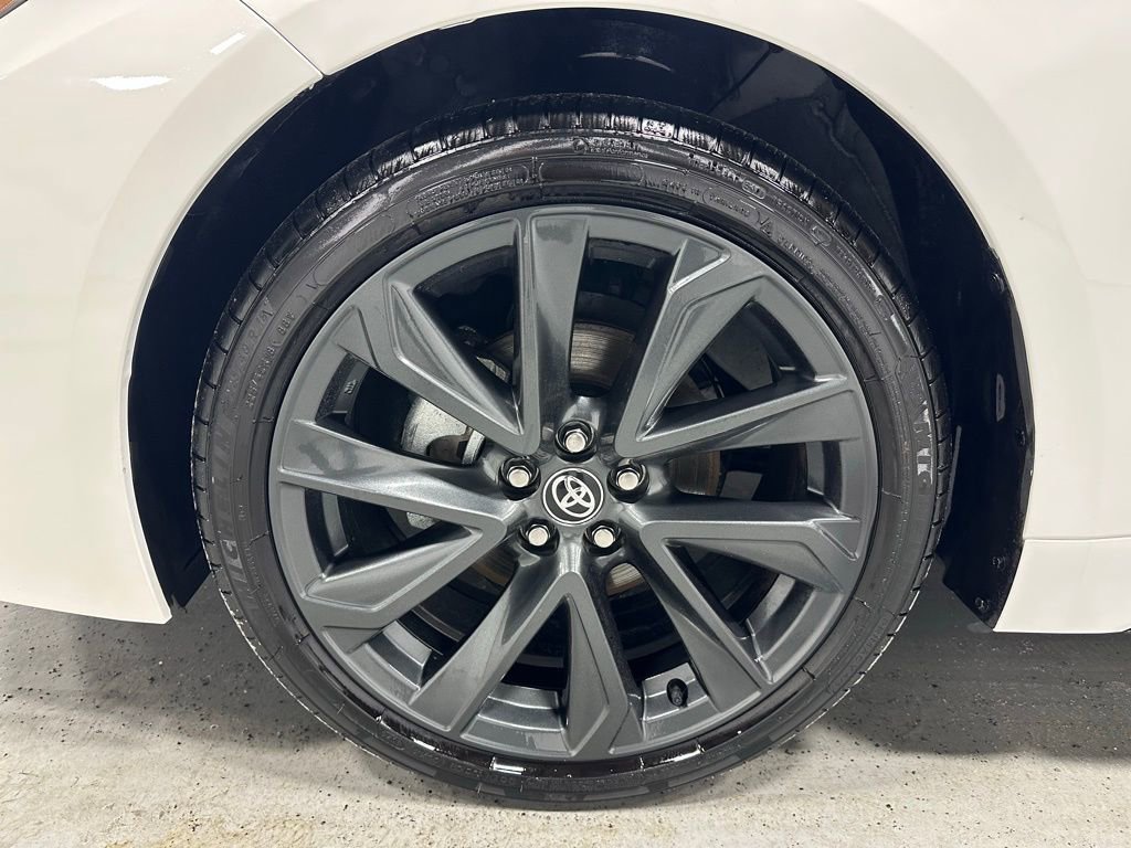 Used 2025 Toyota Corolla SE w/ SE Premium Package image 60