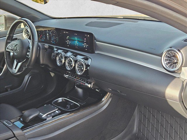 Used 2022 Mercedes-Benz A 220 4MATIC image 23
