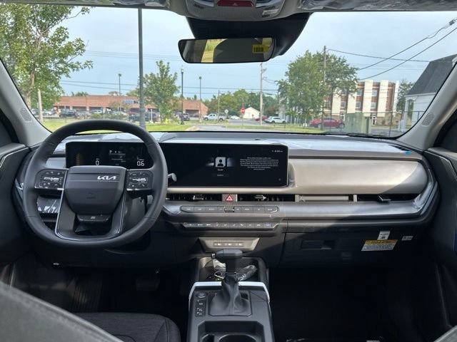 New 2027 Kia Seltos LX FWD image 3