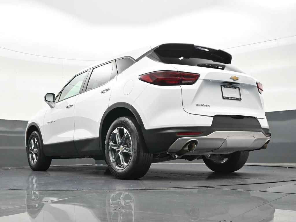 Used 2024 Chevrolet Blazer LT FWD image 30