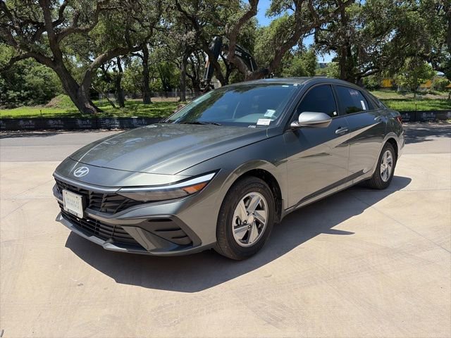 Certified 2026 Hyundai Elantra SE FWD image 1