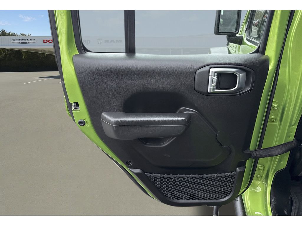 Used 2025 Jeep Wrangler Sport AWD/4WD image 33