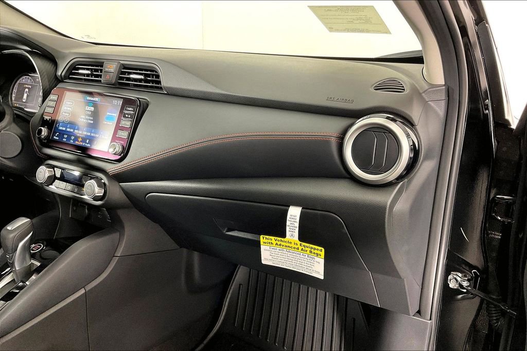 New 2025 Nissan Versa SR w/ Trunk Package image 18