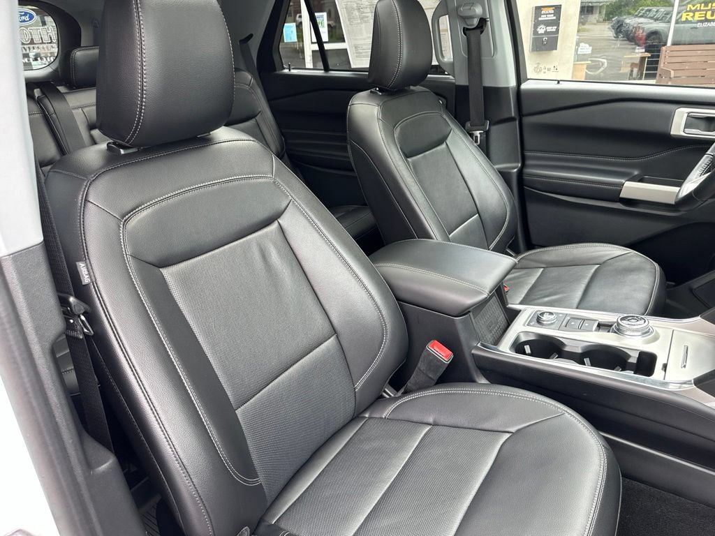 Certified 2021 Ford Explorer Limited w/ Equipment Group 301A AWD/4WD image 17