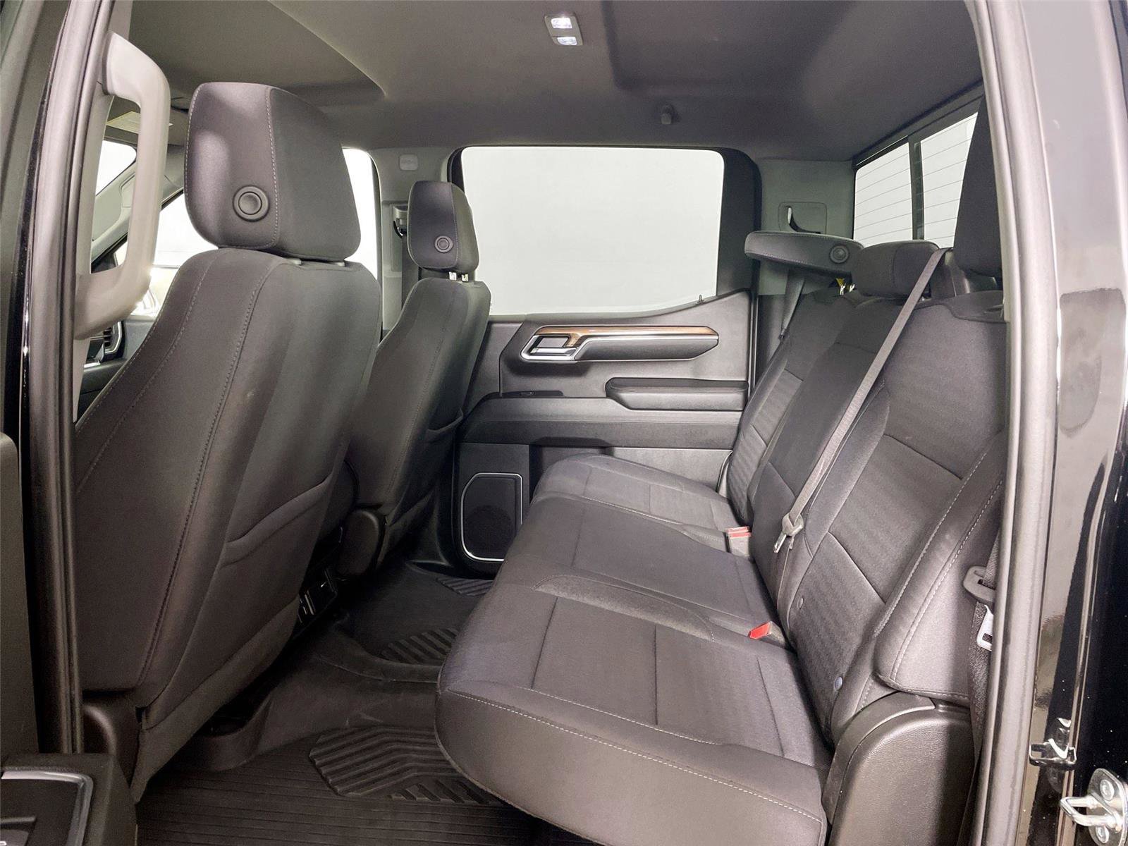 Used 2023 Chevrolet Silverado 1500 LT AWD/4WD image 11