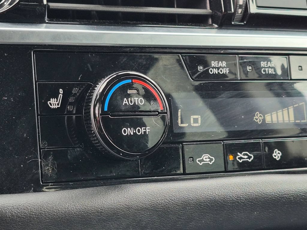 Used 2024 Nissan Pathfinder SV w/ Lighting Package (N92) AWD/4WD image 18