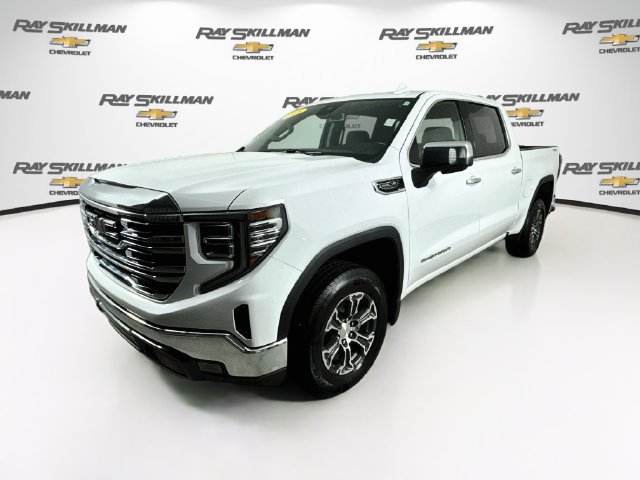 Used 2025 GMC Sierra 1500 SLT AWD/4WD image 3