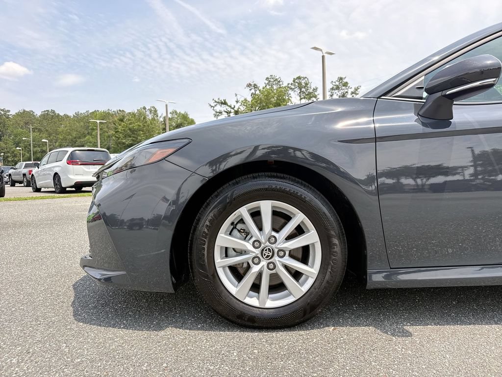 Used 2025 Toyota Camry LE FWD image 13