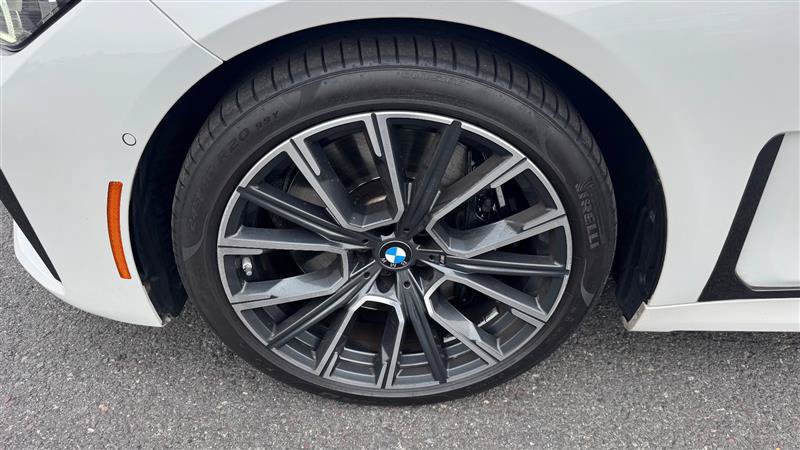 Used 2022 BMW 740i w/ M Sport Package RWD image 36