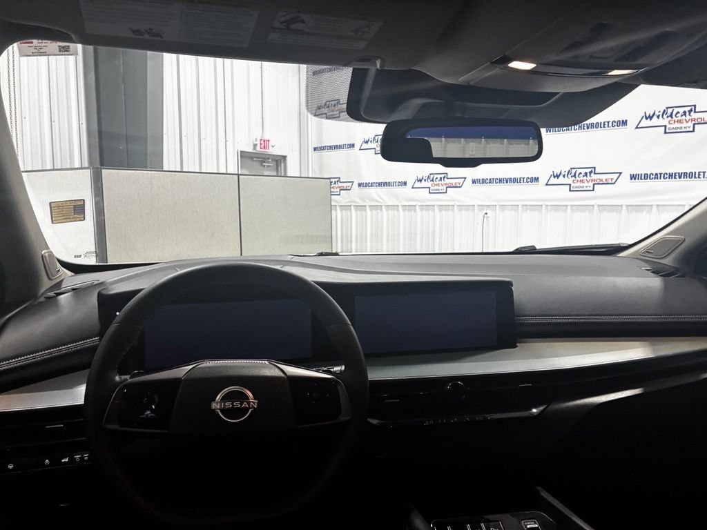 Used 2025 Nissan Murano SL AWD/4WD image 2