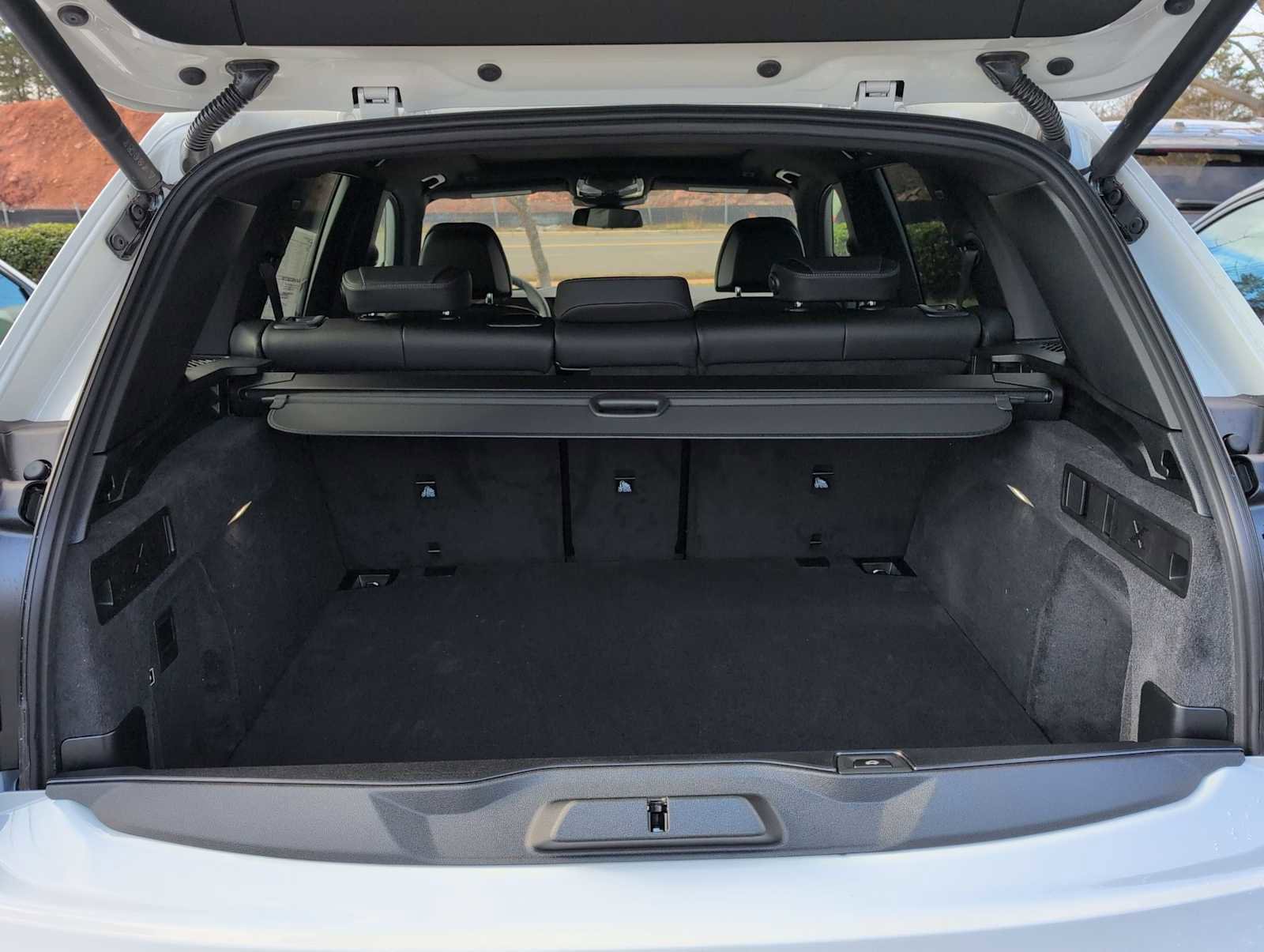 New 2026 BMW X5 M60i w/ Climate Comfort Package image 34
