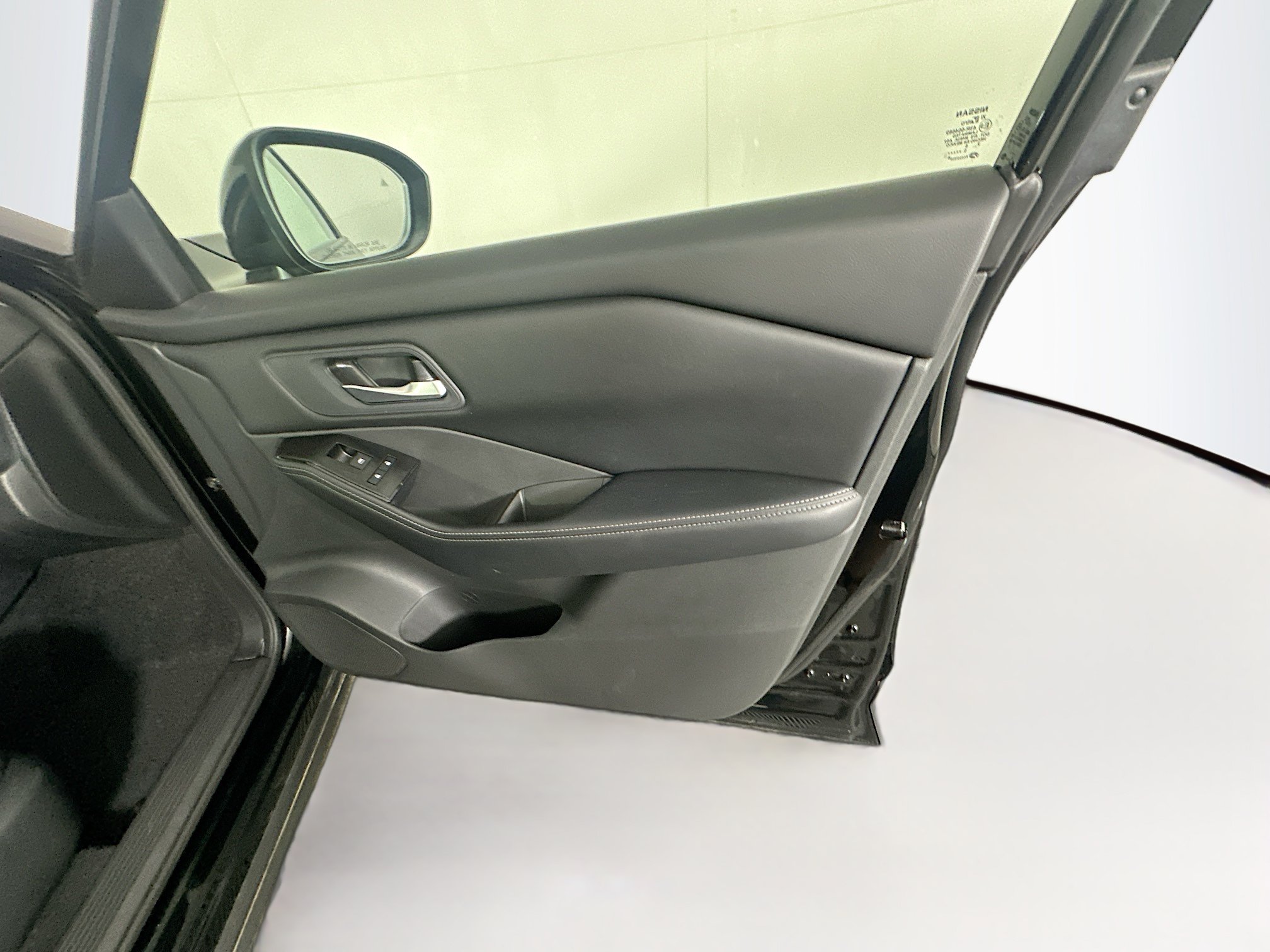 Used 2026 Nissan Rogue SV AWD/4WD image 32