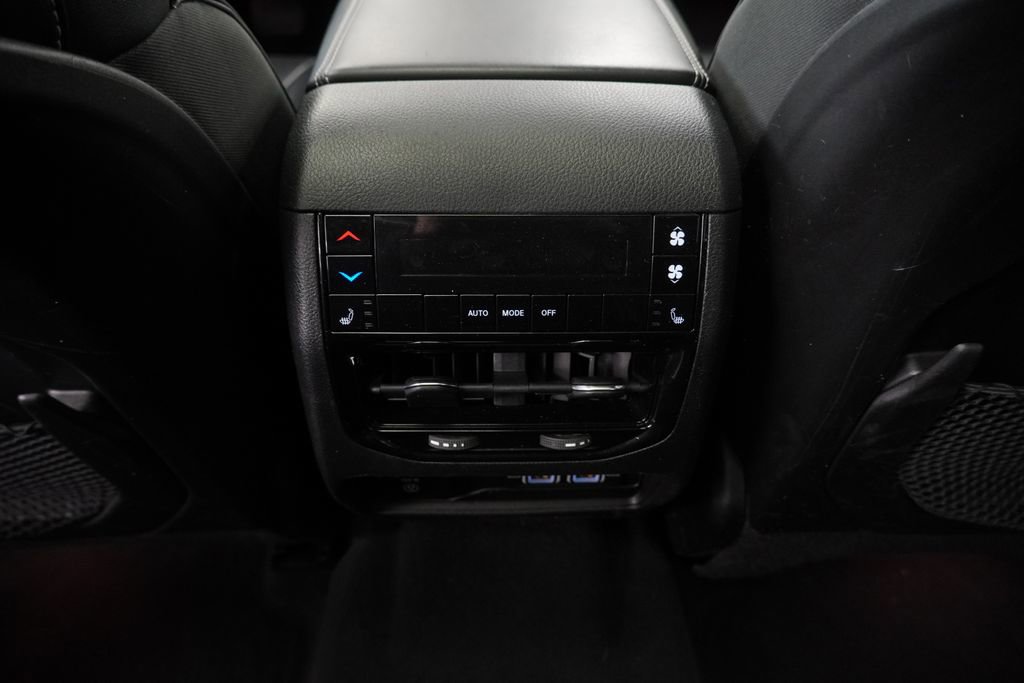 Certified 2023 Jeep Grand Cherokee L Overland image 32