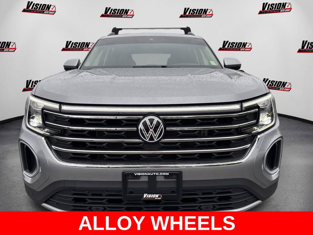 Used 2024 Volkswagen Atlas SE AWD/4WD image 2