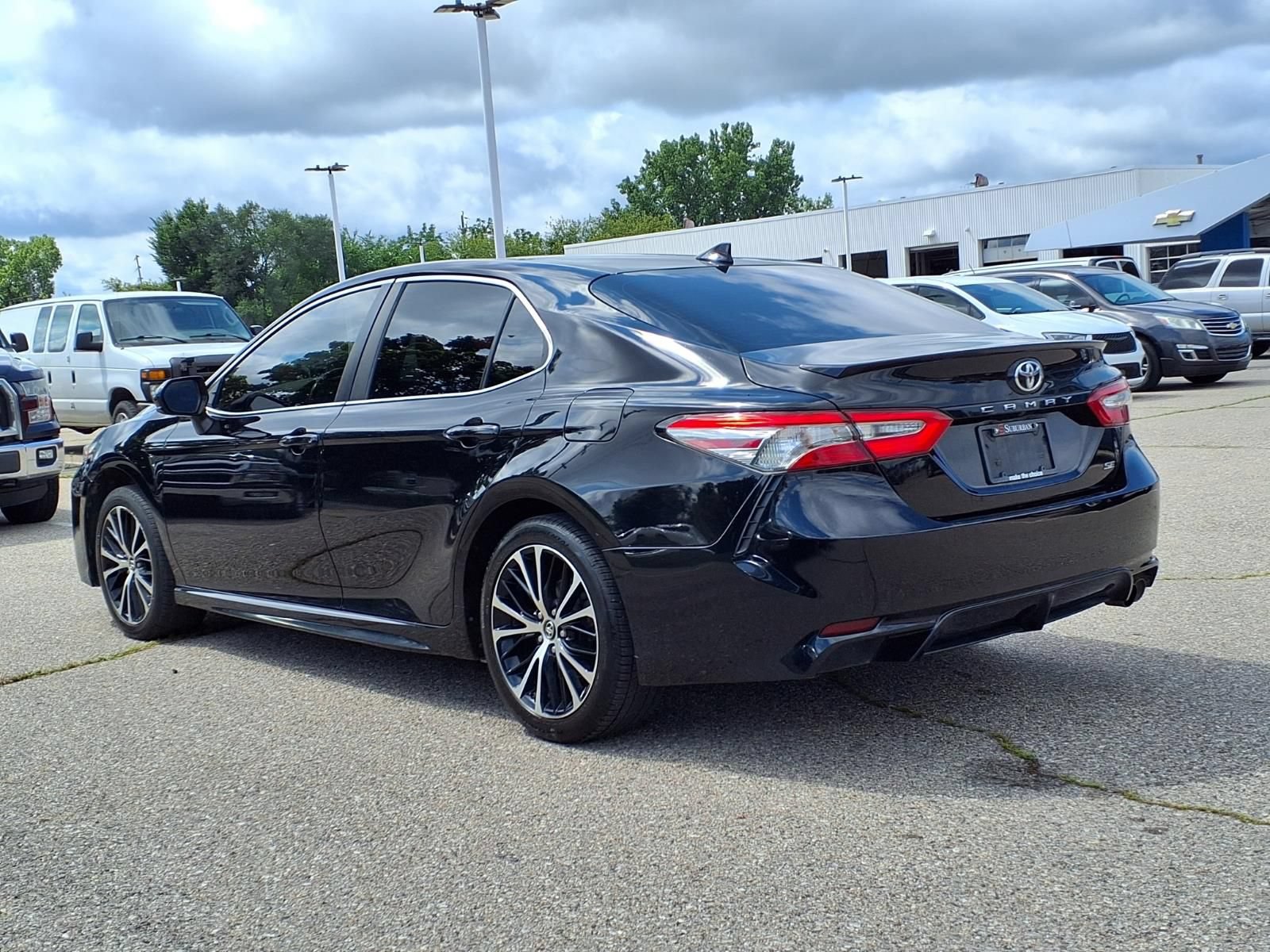 Used 2019 Toyota Camry SE FWD image 7