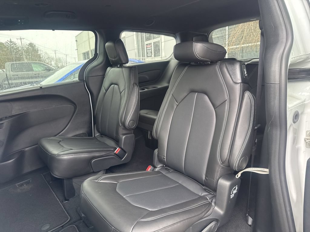New 2026 Chrysler Voyager LX FWD image 18