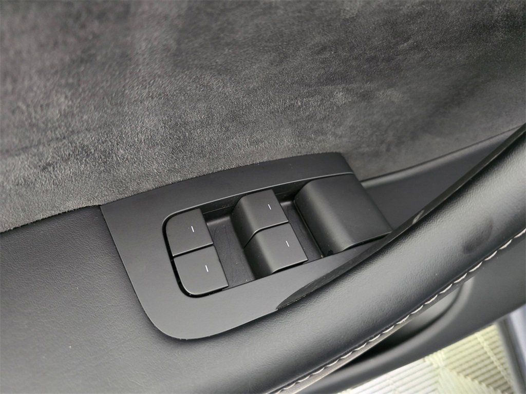 Used 2021 Tesla Model Y Long Range image 25