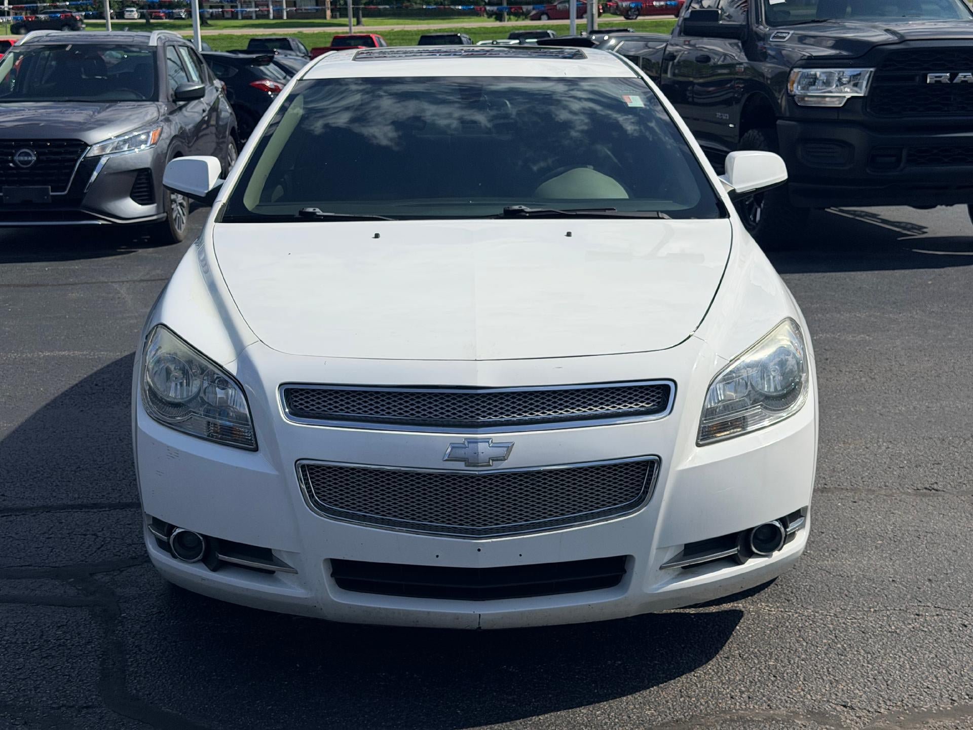 Used 2011 Chevrolet Malibu LTZ FWD image 2