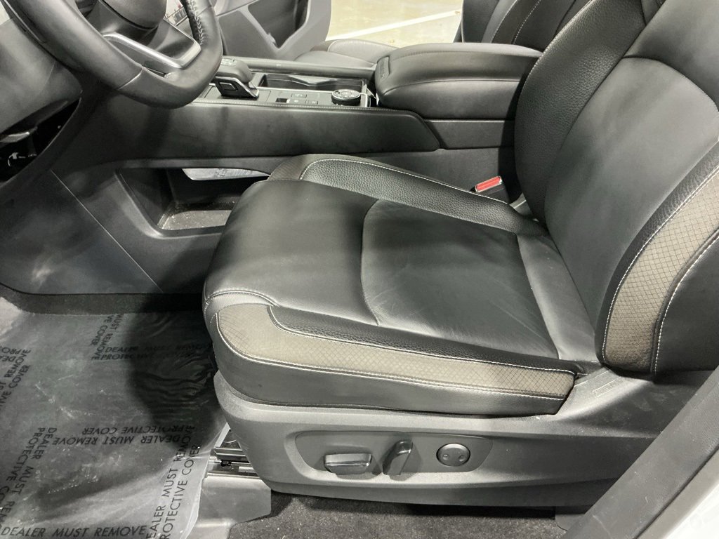 Used 2025 Nissan Pathfinder SL image 20