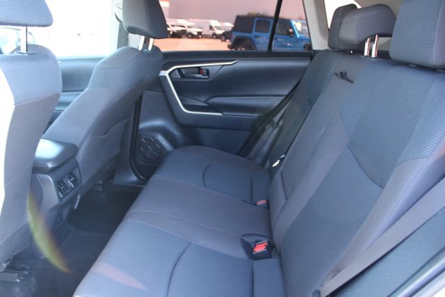 Used 2020 Toyota RAV4 LE w/ Carpet Mat Package AWD/4WD image 37