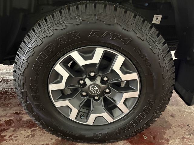 Certified 2019 Toyota Tacoma TRD Off-Road image 31