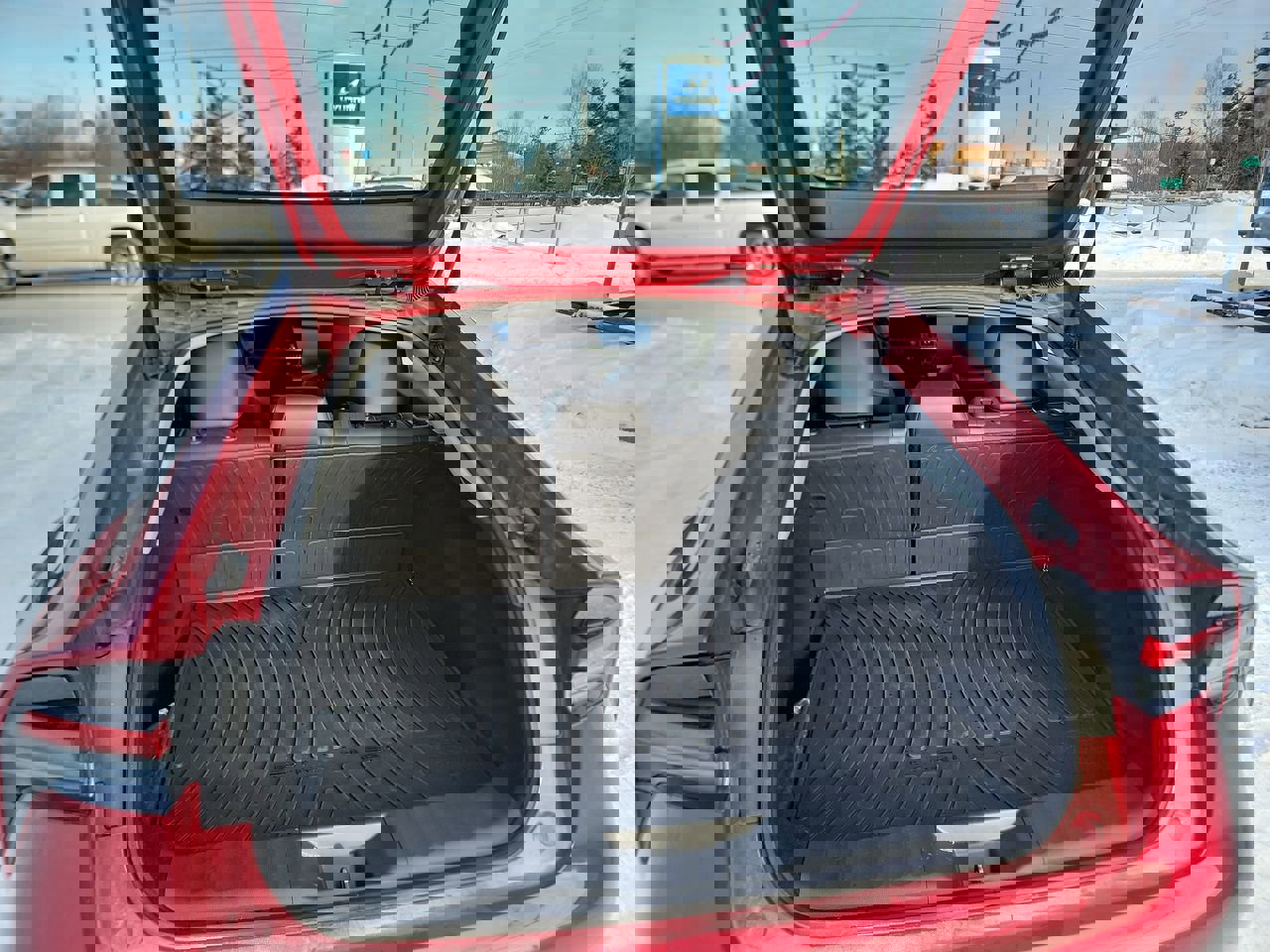 Used 2024 Toyota Prius XLE image 21