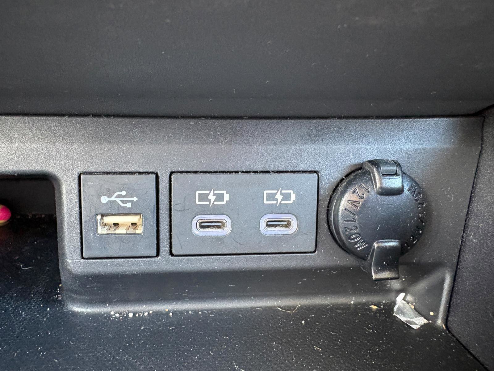 Used 2024 Toyota Highlander LE FWD image 24