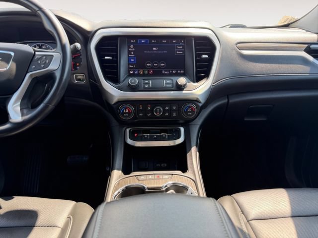 Used 2022 GMC Acadia SLT w/ Technology Package AWD/4WD image 9